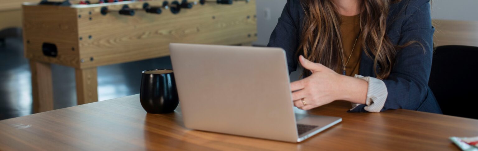 What distinguishes a liquidator from the Official Receiver ...